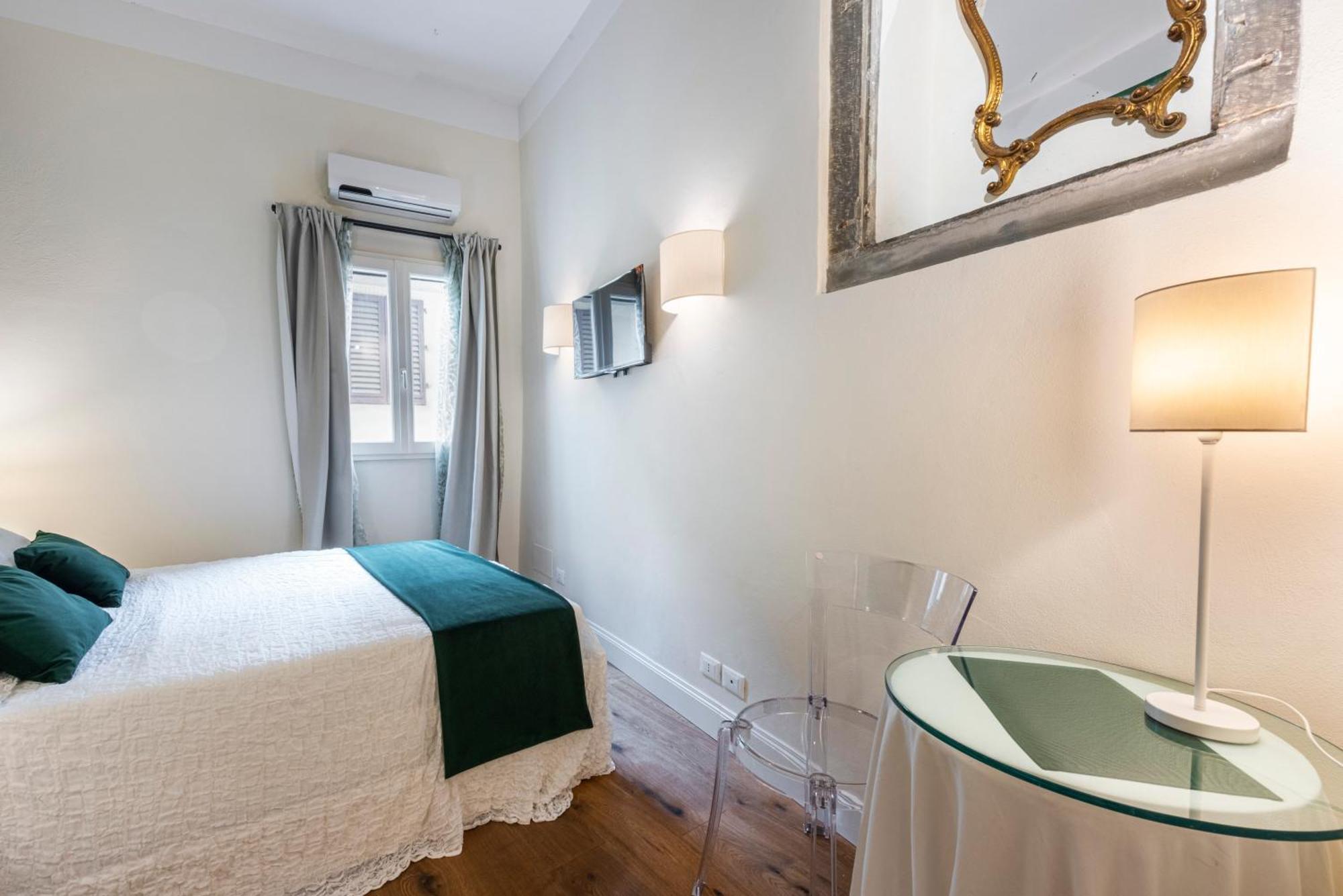 Charming Tornabuoni By Mmega